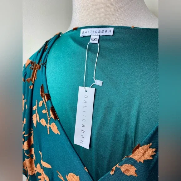 Baltic Born Leslie Velvet Maxi Dress Bronze + Jade Size 2XL - Picture 4 of 4
